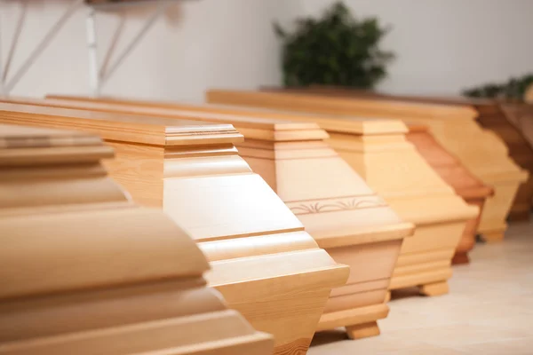 Coffins in shop of mortician — Stock Photo, Image