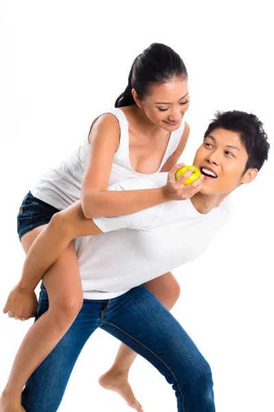 Aziatische paar eten en leven gezond — Stockfoto