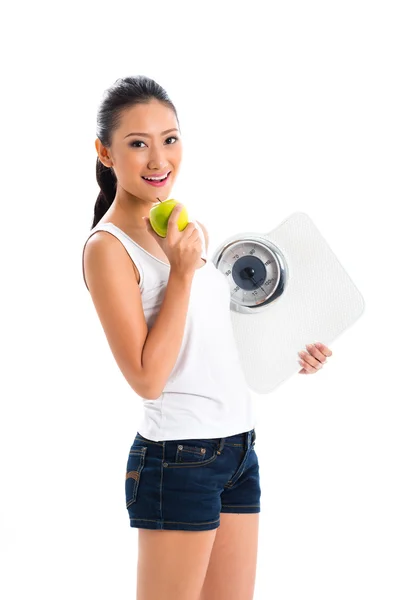 Mujer asiática perdiendo peso con dieta —  Fotos de Stock