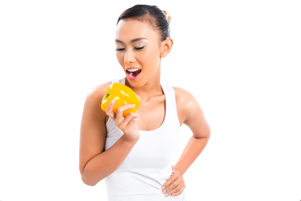 Mujer asiática comiendo y viviendo saludable — Foto de Stock