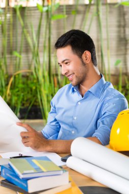 evde çalışan mimar