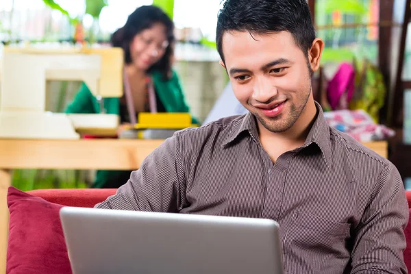 Fashion designer working at home — Stock Photo, Image