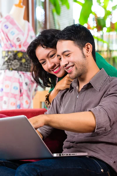 Fashion designer working at home — Stock Photo, Image