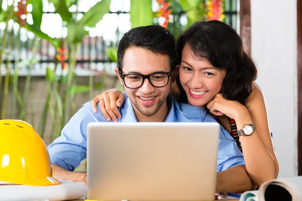 Architect working at home — Stock Photo, Image