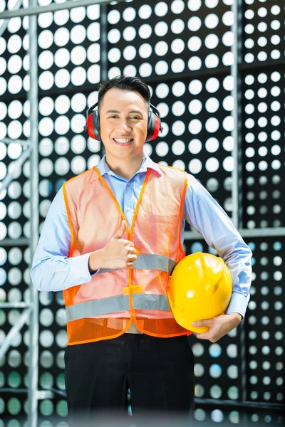 Trabajador de construcción indonesio asiático en obra —  Fotos de Stock