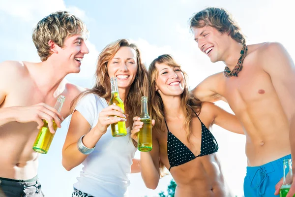 Celebrating party at beach — Stock Photo, Image