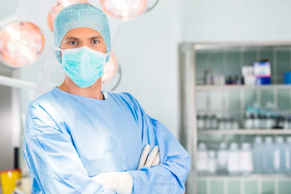 Hospital - surgeon doctor in operating room — Stock Photo, Image