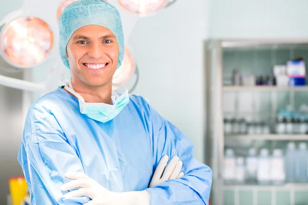 Hospital - surgeon doctor in operating room — Stock fotografie