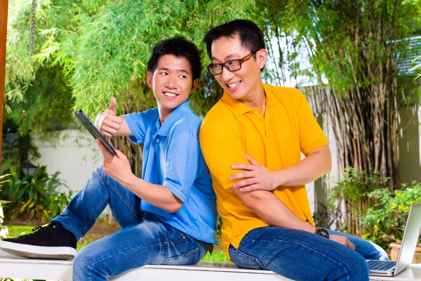 Chinese father and Asian Son at home — Stock Photo, Image