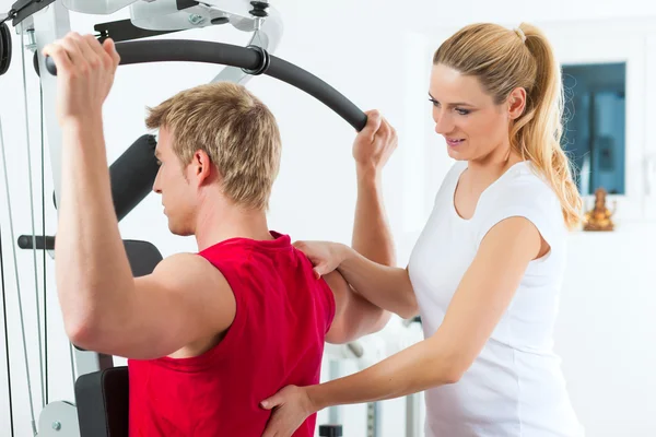 Patiënt op de kinesitherapie — Stockfoto