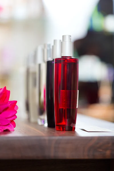 Parfum di toko obat atau toko — Stok Foto
