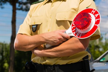 Polis - polis veya Polis arabayı durdur