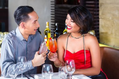 Kokteyl içme Asya çift çubuk