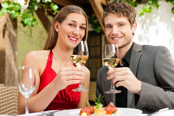 Middag eller lunch på restaurang — Stockfoto