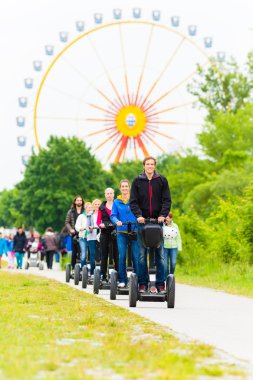 Segway gezi sahip turist