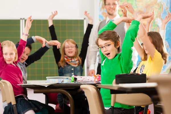 Éducation - Elèves et formation des enseignants à l "école — Photo