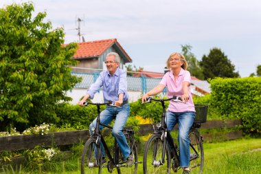 Bisiklet ile egzersiz yaşlılar