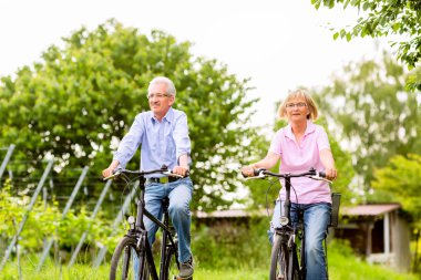 Bisiklet ile egzersiz yaşlılar