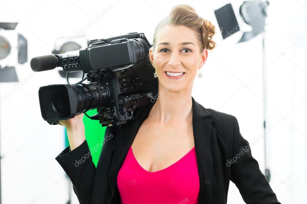 Tvwoman cameraman