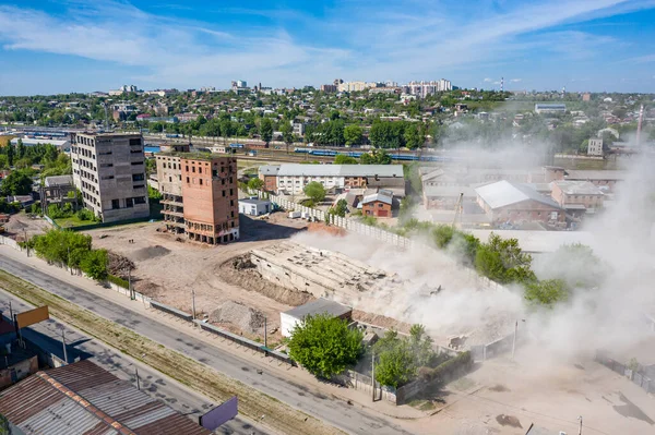 Kharkiv, Ukrajna: leomlott torony régi gabona lift épület aláásása után Jogdíjmentes Stock Képek