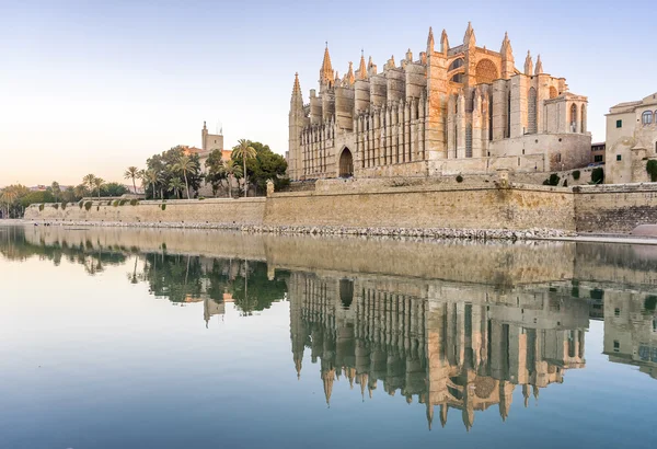 โบสถ Majorca ในหม เกาะ Balearic — ภาพถ่ายสต็อก