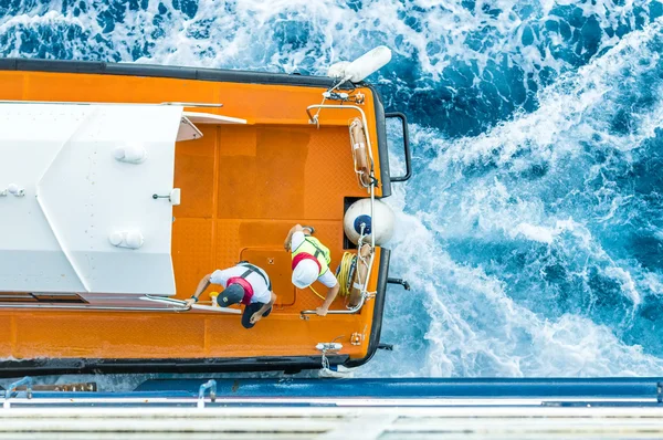 Bootsführer Und Mittelmeer — Stockfoto