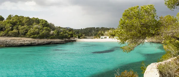 Esmerald cove in eiland van de kust van Mallorca — Stockfoto