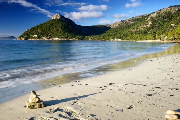 Zen-Steine in formentor Strand auf Mallorca — Stockfoto