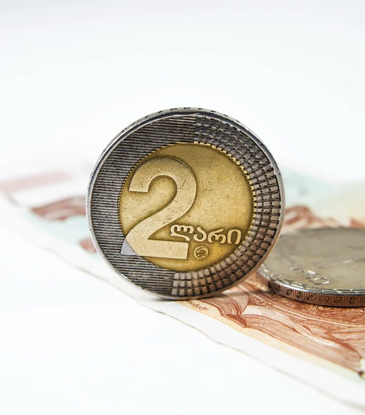 Denaro georgiano moneta lari su bianco — Foto Stock