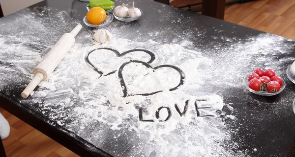 Słowo miłość na mąkę — Zdjęcie stockowe