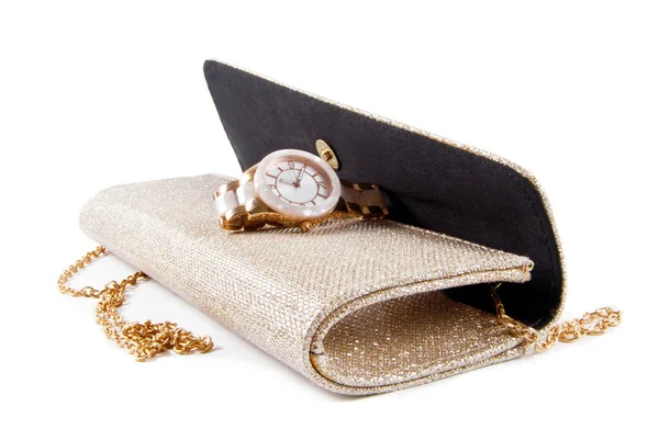 Bolso femenino de moda pequeña y reloj en blanco — Foto de Stock