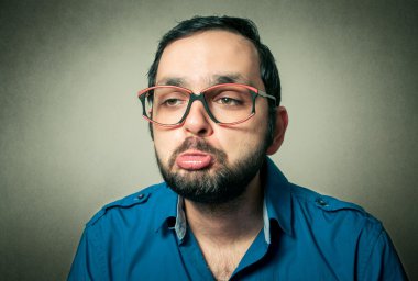 Geek sakal portre portre ile
