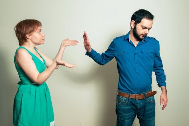 kadınla savunarak adam