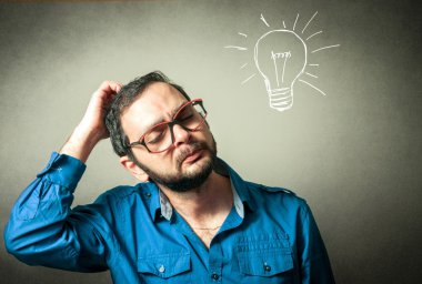 Casual adam sakal düşünce ile