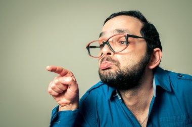 Geek sakal portre portre ile