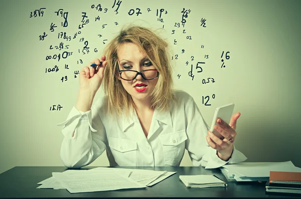 Busy business woman having troubles — Stock Photo, Image