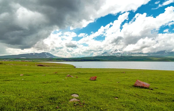 Paravani tó Grúziában. Georgia.Caucasus — Stock Fotó