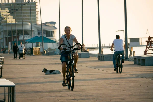 Det Batumi Georgien Oktober 2020 Människor Boulevarden Batumi Resort Georgien — Stockfoto