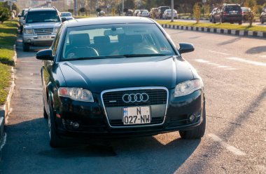 Batum. Gürcistan - 26 Ekim 2020: Audi Quattro Batumi sokaklarında
