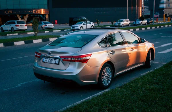 Batumi Geórgia Outubro 2020 Toyota Avalon Nas Ruas Batumi — Fotografia de Stock