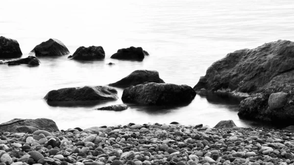 海に近い長時間露光水 — ストック写真