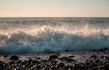 Dalgalar siyah denizde. Batum. Georgia