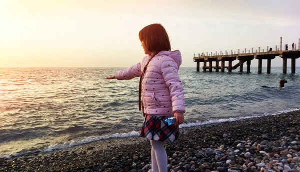 Kleines Mädchen Strand — Stockfoto