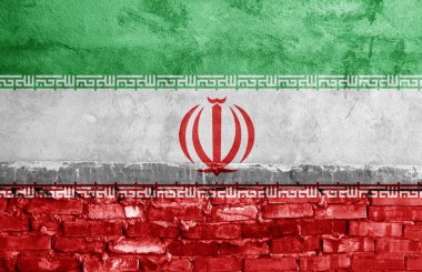 Tuğla duvarda bayrak resmi