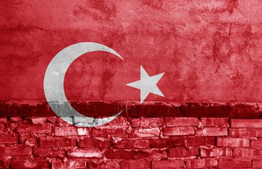 Tuğla duvarda bayrak resmi