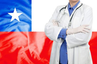 Doktor bayrak sallıyor.