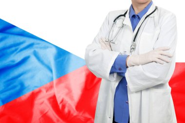 Doktor bayrak sallıyor.