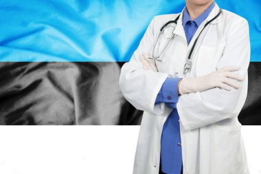 Doktor bayrak sallıyor.