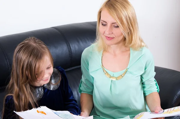 Moeder met dochter — Stockfoto