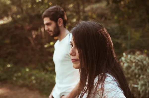 Couple in park — Stock Photo, Image